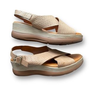 Aplauso 1450 Arena Sand Leather Crossover Wedge Sandal Women's 38/US 7.5
